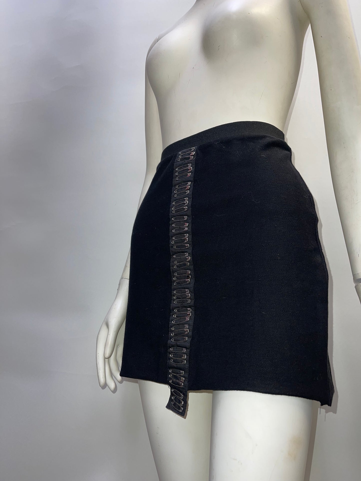 BSBW Safety Pin Bodycon Elastic Waist Black Mini Skirt (Size S)