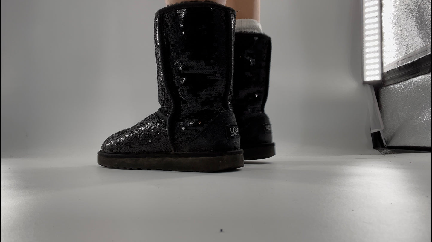 UGG 3161 Classic pop Short Black Sequin Sparkle Sheepskin Lined Boots Women’s Size 10