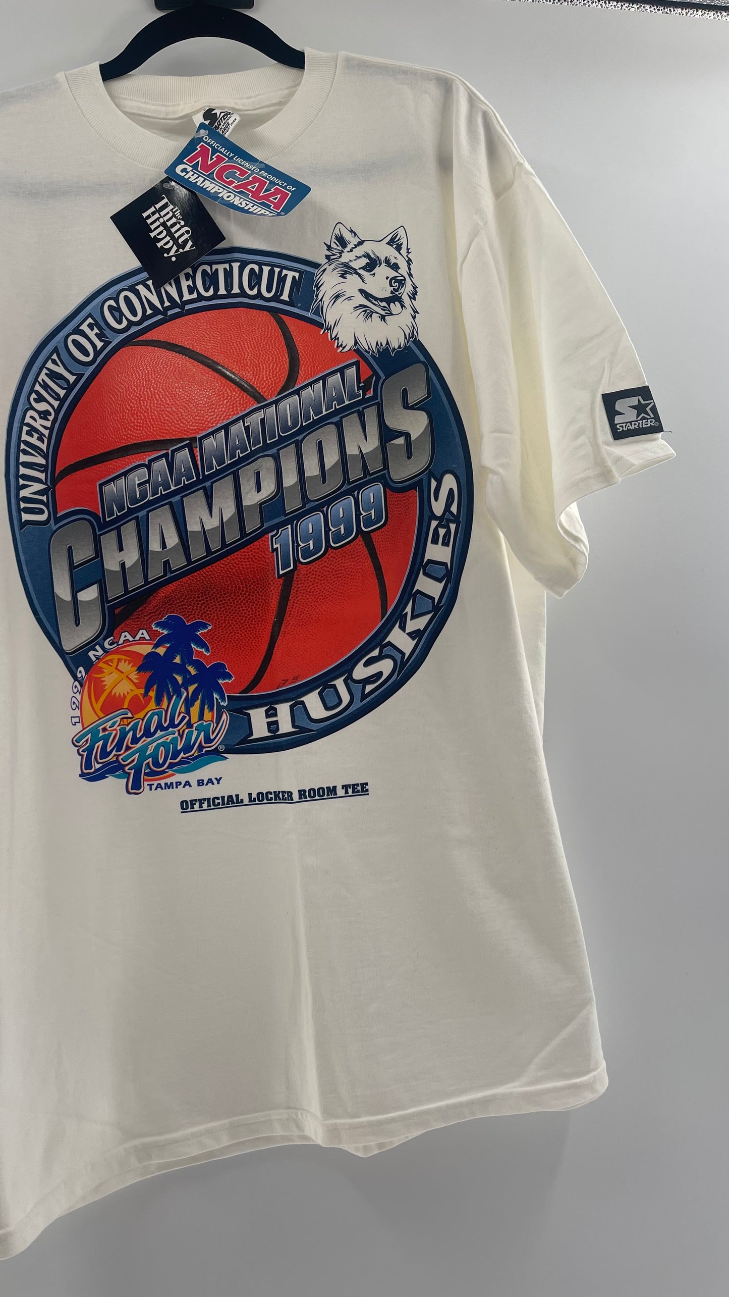 Deadstock Vintage UCONN NCAA Championships 1999 T Shirt (XL)