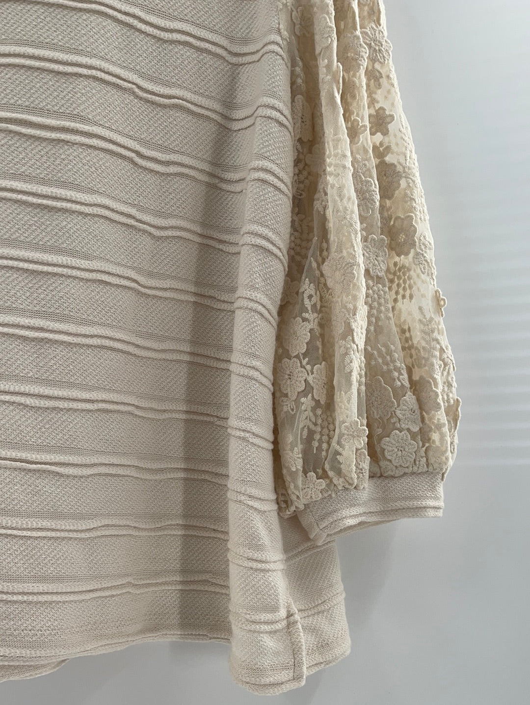 Eri + Ali Cream Knit Top with Dramatic Sleeve (S)