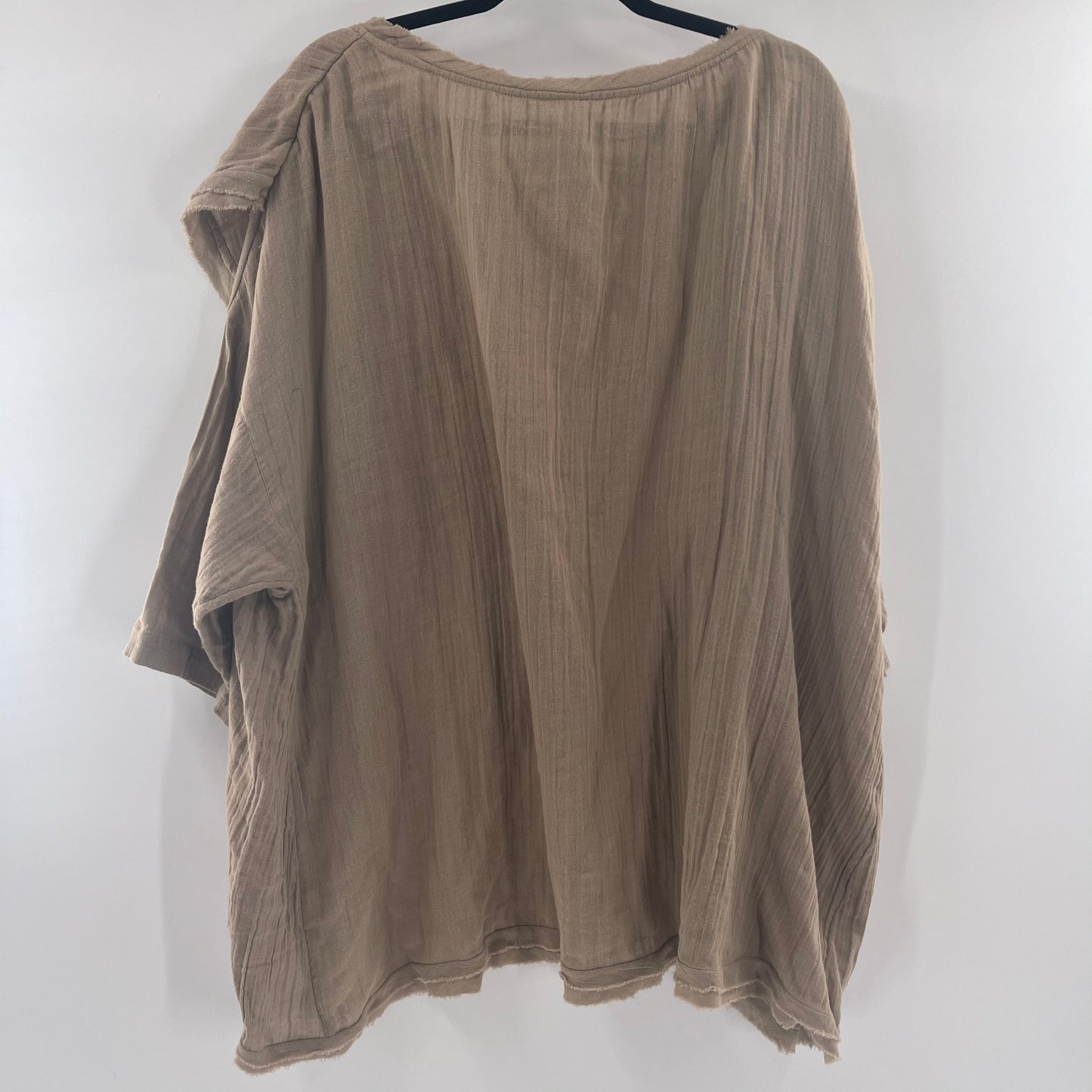 Free People Beige Short Sleeve Overlapped Front Detail (Size L)