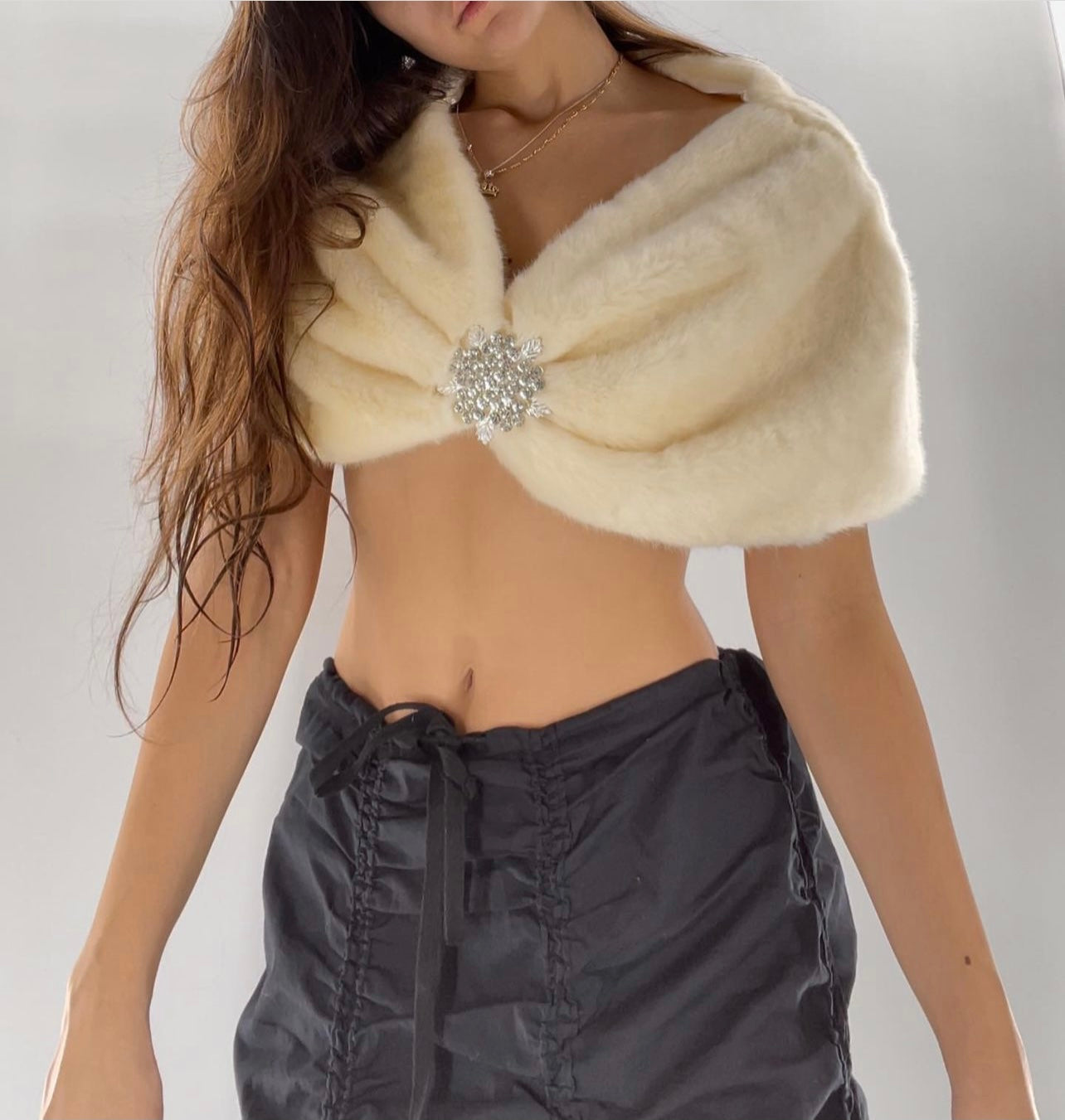 Faux Fur off the shoulder Shawl with Broche (S)