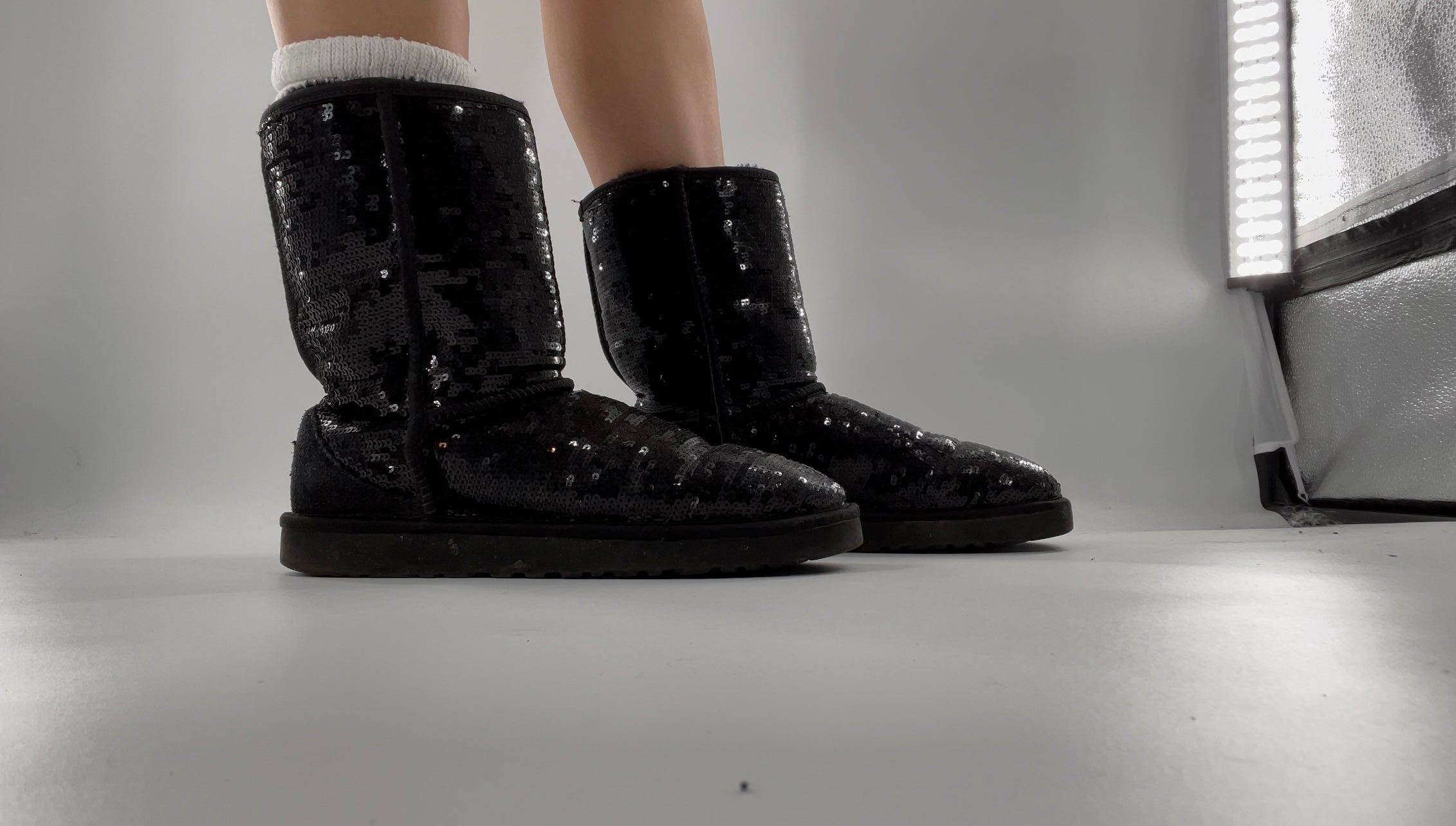 Black sparkle deals ugg boots