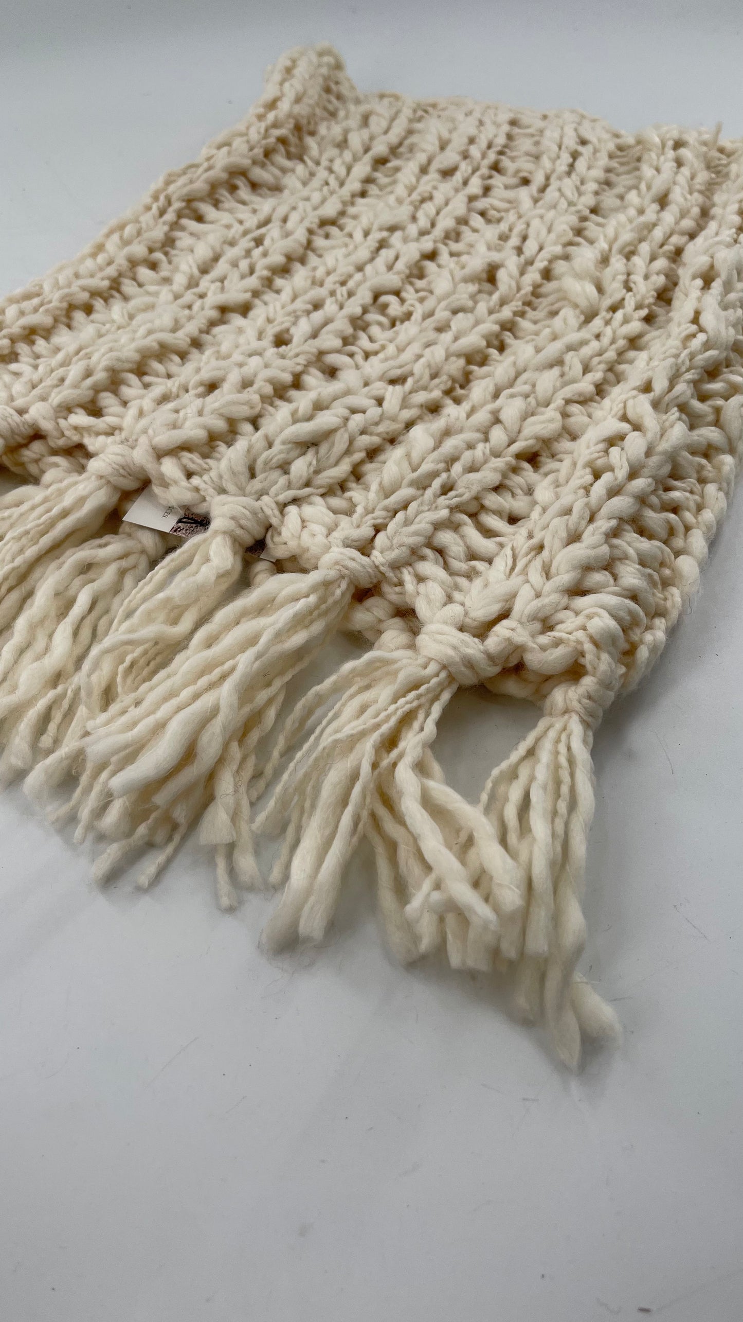 American Eagle Outfitters Beige Knit Scarf