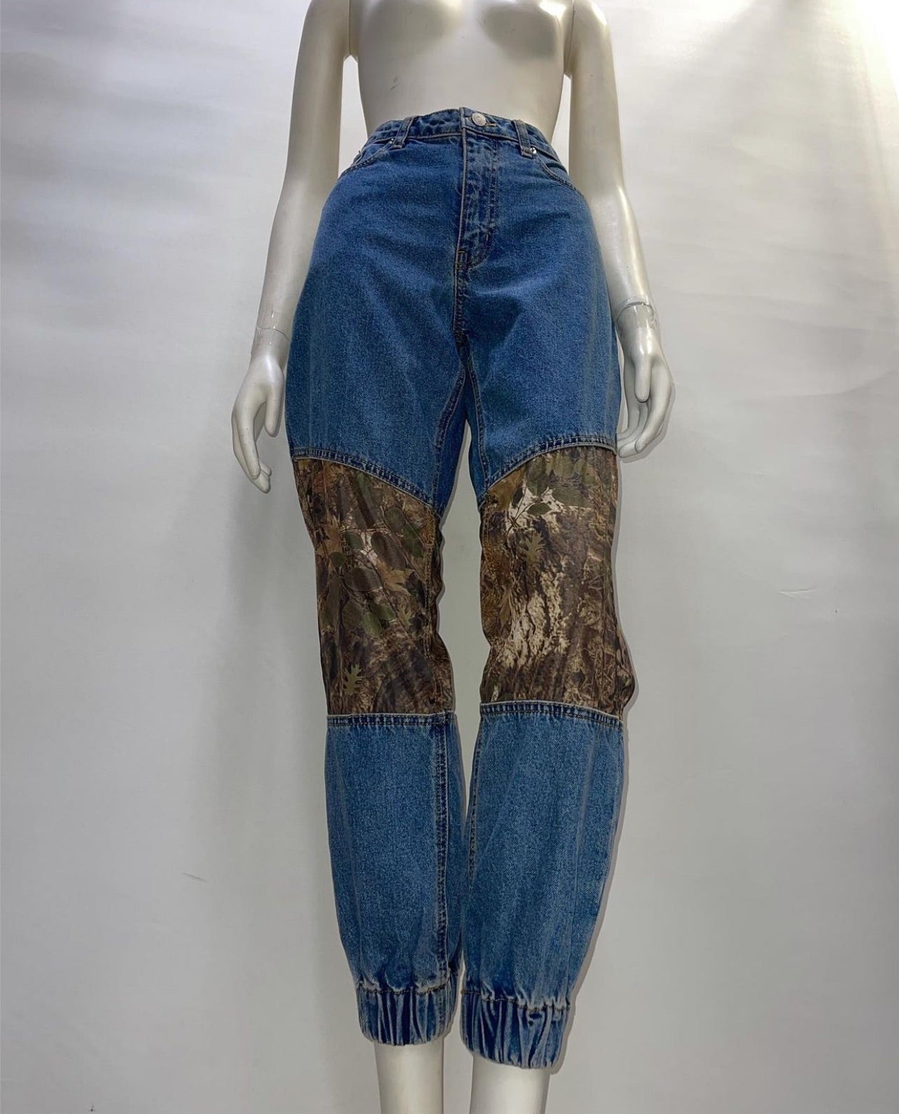 BDG Jean Jogger with Camo Knee Patch (Sz 27)