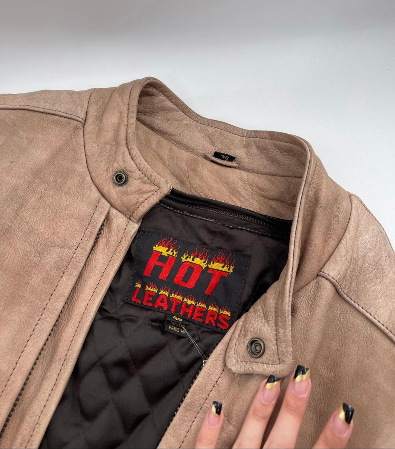 Hot Leathers Light Beige Leather Jacket Front Zipper (Size 46)