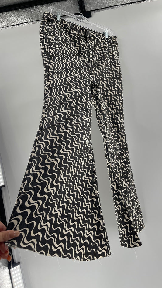 Free People Youthquake Black and White Wavy Patterned Flare Bell Bottoms (31)