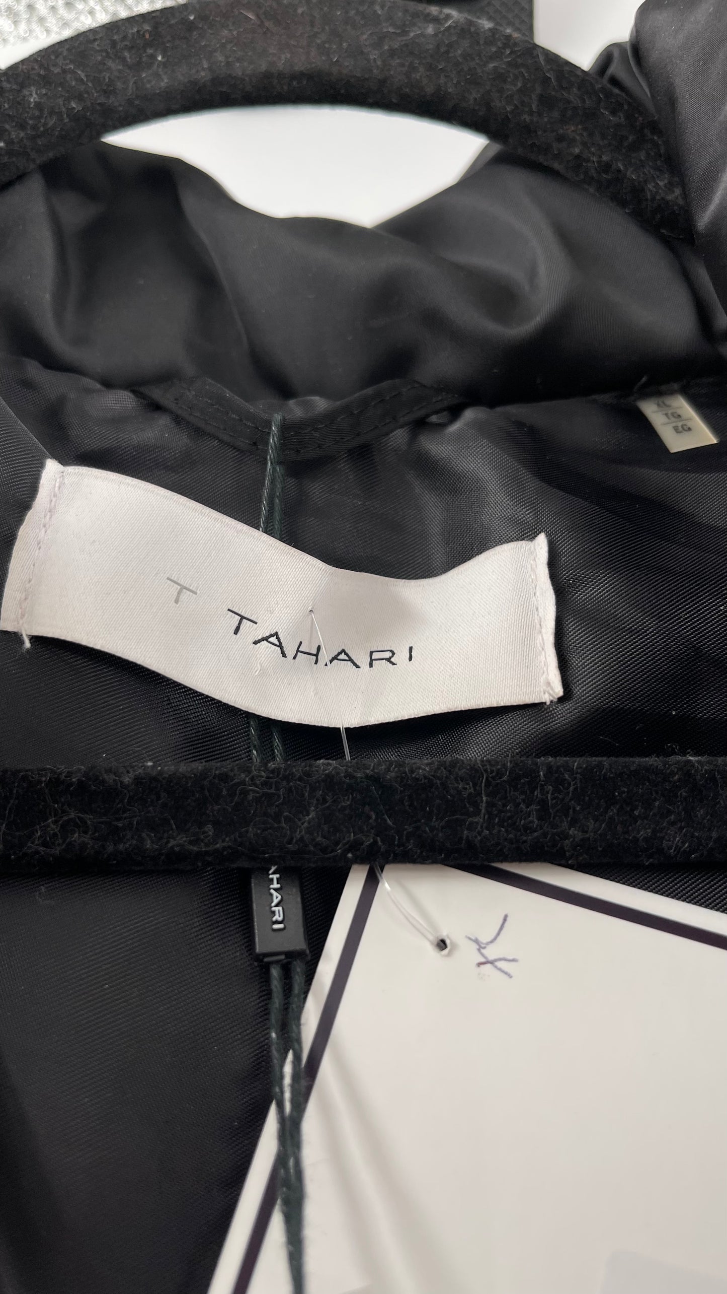 Tahari Puffed Black Nylon Fur Trim Hooded Coat Front Zipper Size XL - New With Tag