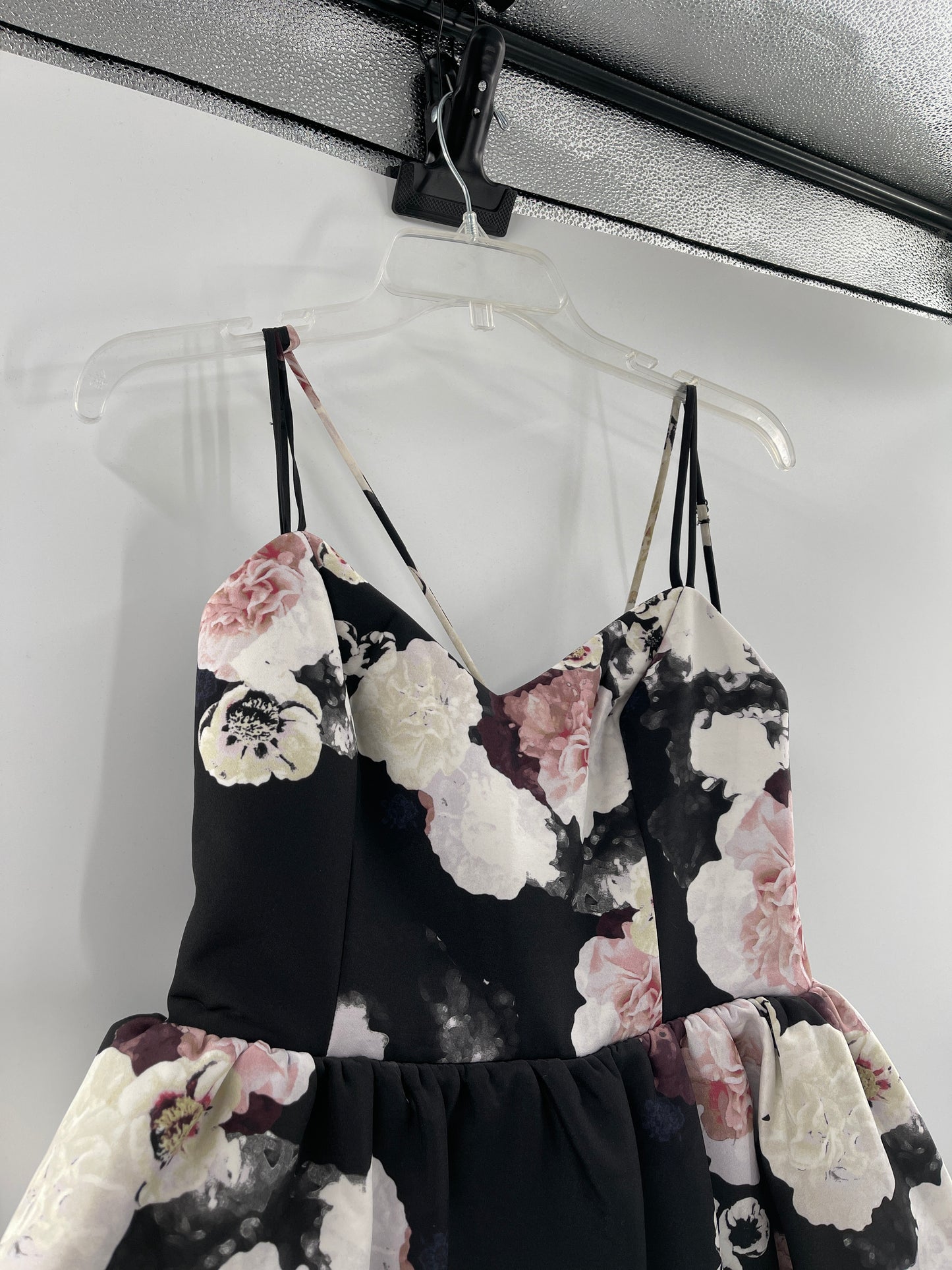 Keepsake - Anthropologie - Black Floral Backless Spaguetti Straps Ruffle Detail Mini Dress (Size L)