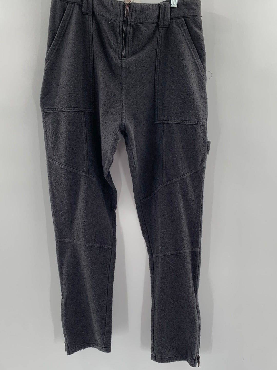 BDG Urban Outfitters Cargo Sweats (Size 4)