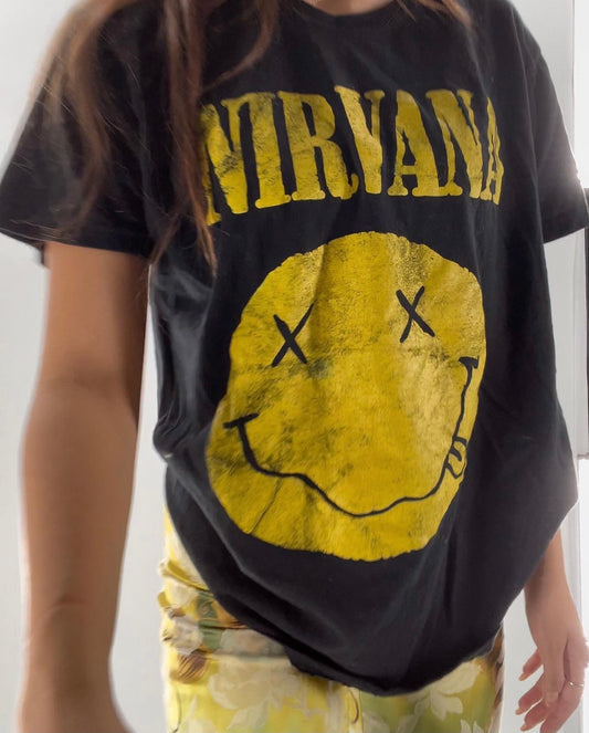 Nirvana T (L)